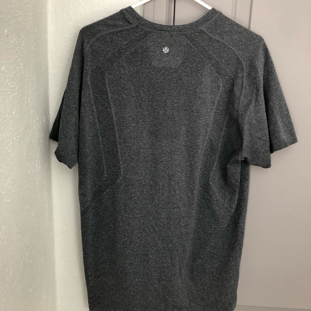 Lulu lemon shirt